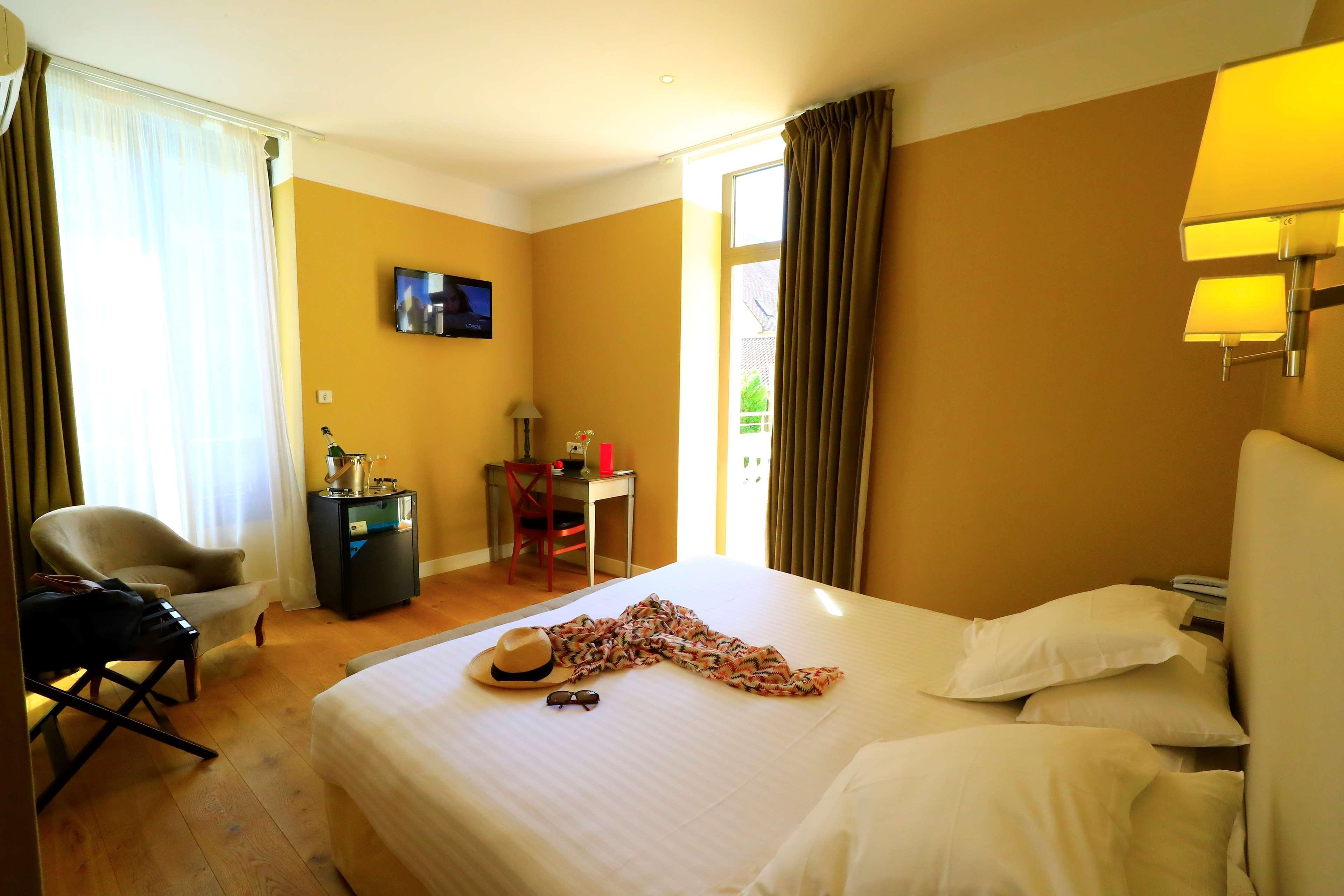Hotel Le Renoir Сарла-ла-Канеда Экстерьер фото